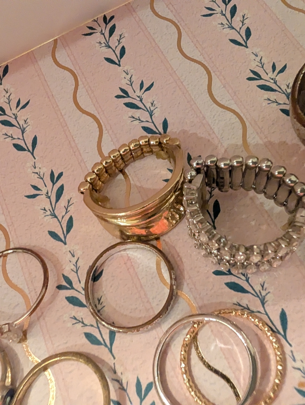 Ring Lot Vintage To Modern Assorted Styles - Picture 12 of 15